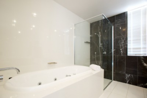 bathroom1